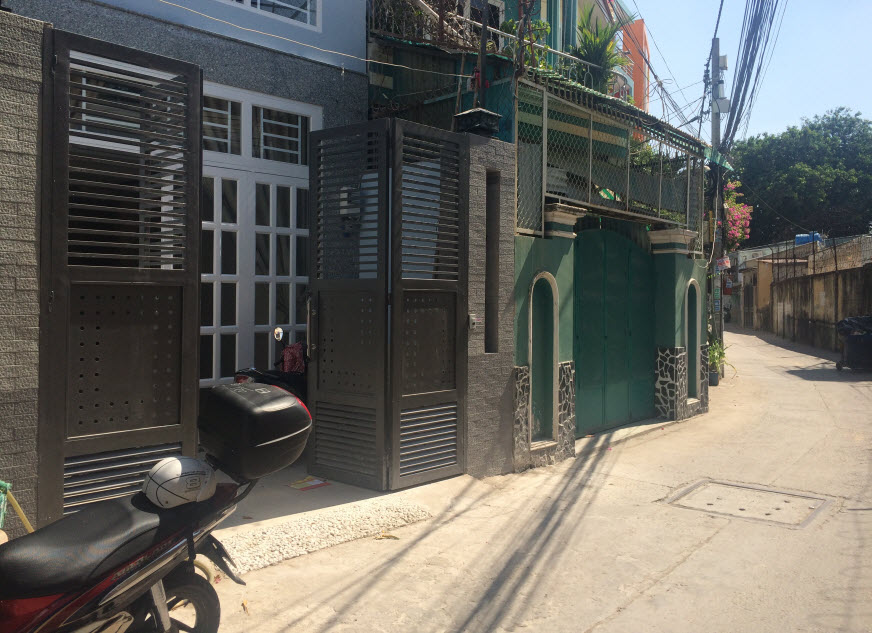 Bán nhà 4,5x10m  hẻm nhựa đường Phạm Văn Đồng ; 1trệt, lững, 3lầu, ST, có sân trước. Giá 3,7tỷ