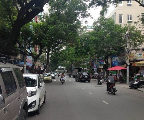 Cho thuê nhà phố,  2 mặt tiền đường Lê Văn Sĩ - Nguyễn Trọng Tuyển, Q Tân Bình, giao thông thuận lợi, phù hợp cho kinh doanh