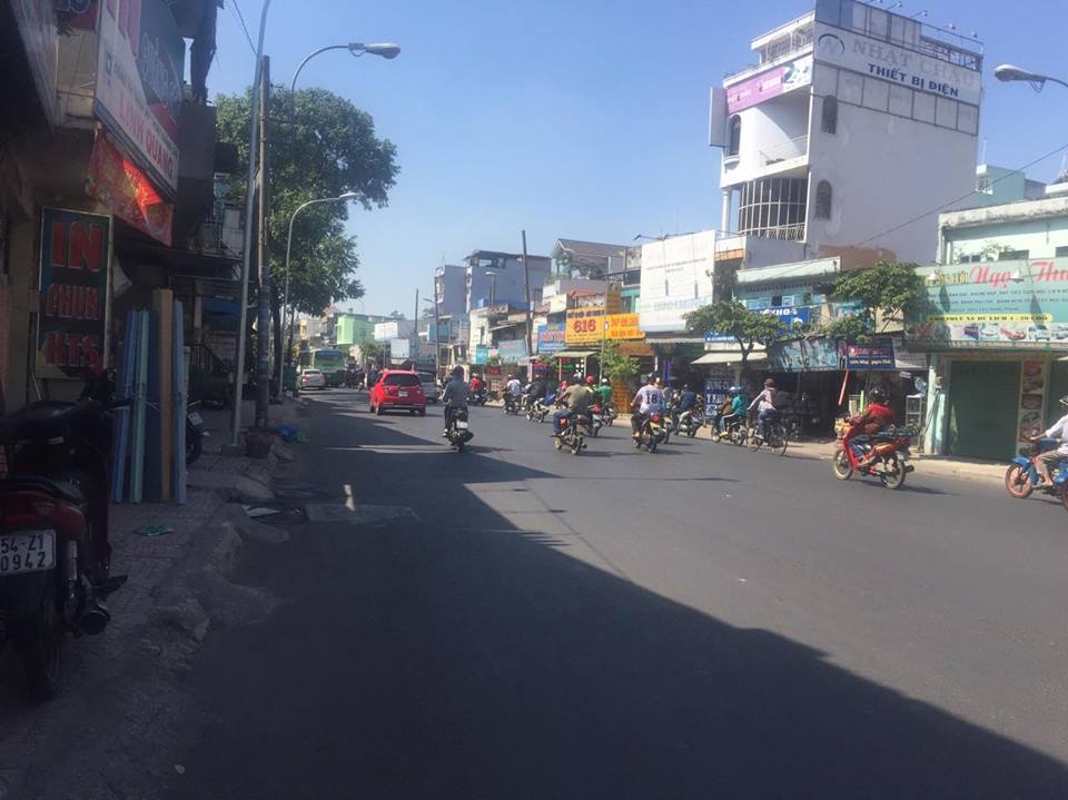 Bán nhà mặt đường Nguyễn Kiệm, P3, Gò Vấp, Dt 3,5x26, n/h3.6m, cấp 4 còn mới. 7.9 tỷ.