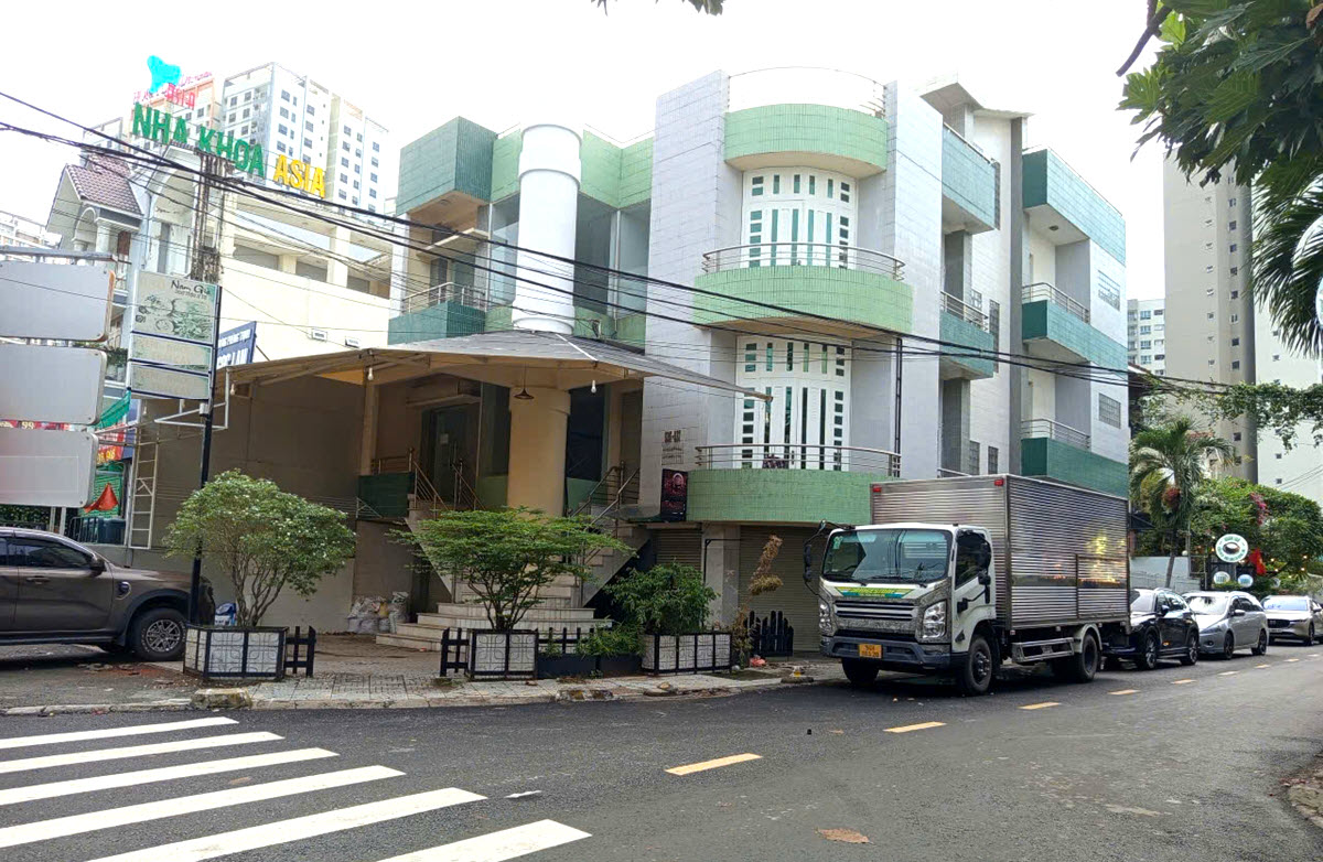 Bán nhà góc 2 mặt tiền Nguyễn Duy Trinh, DT 400 m2 ngang 9m tiện KD